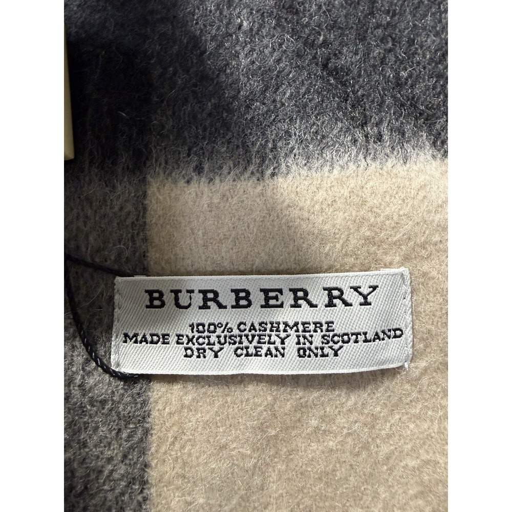 Burberry Cashmere Scarf Beige Check Pattern Half‎ Mega Fringe NWT 12.5x33 - Picture 4 of 7